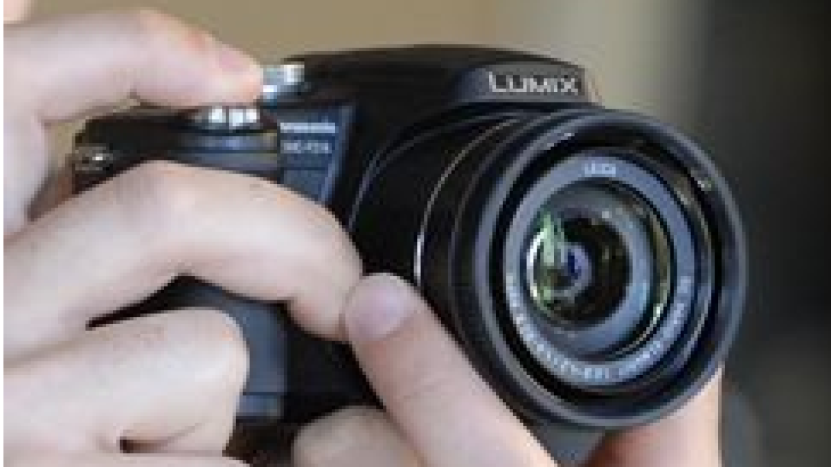 Panasonic LUMIX DMC-FZ18 デジタルカメラ @4054 概要 デジタルカメラ DMC-FZ18 | LUMIX（ルミックス） ミラーレス一眼